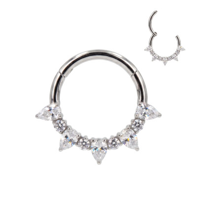 Anello con Cerniera in Titanio Grado Impianto con 5 Zirconie Cubiche a Goccia e 4 Zirconie Cubiche Rotonde