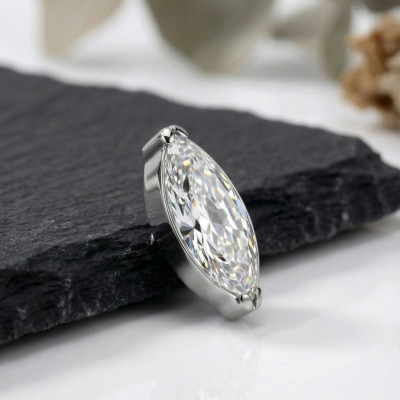 Top de Titânio Grau Implante com Rosca Interna e Pedra Marquise de Zircônia