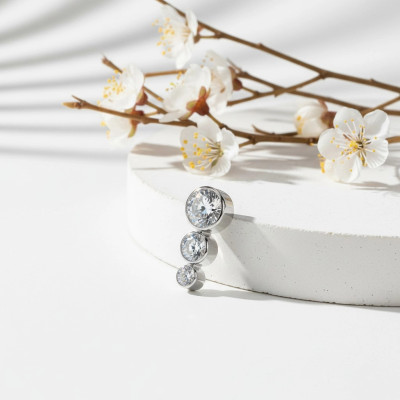 Implant Grade Titanium Internally Threaded Top With 3 Descending CZs